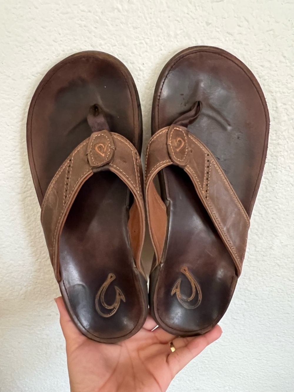OluKai Nui Men's Sandals Brown Leather Flip-Flops Thongs Size 10 - Picture 9 of 11